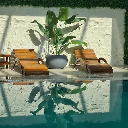 Royal Kate Included 32nd Floor Apartment *