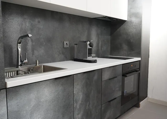 Royal Kate Included 32nd Floor Apartment