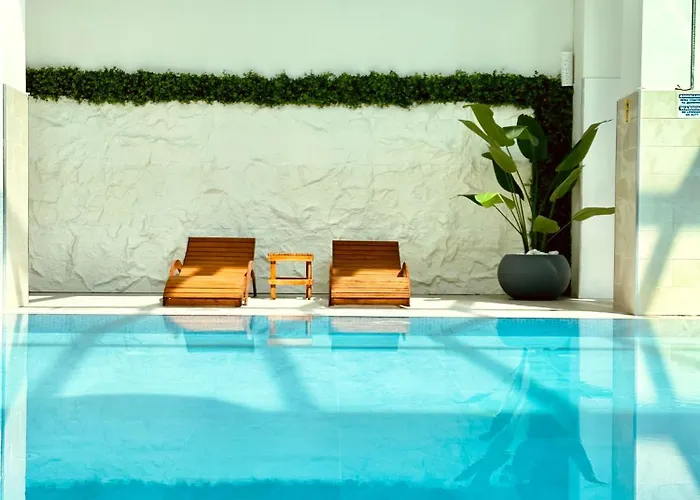 Royal Kate Included 32nd Floor